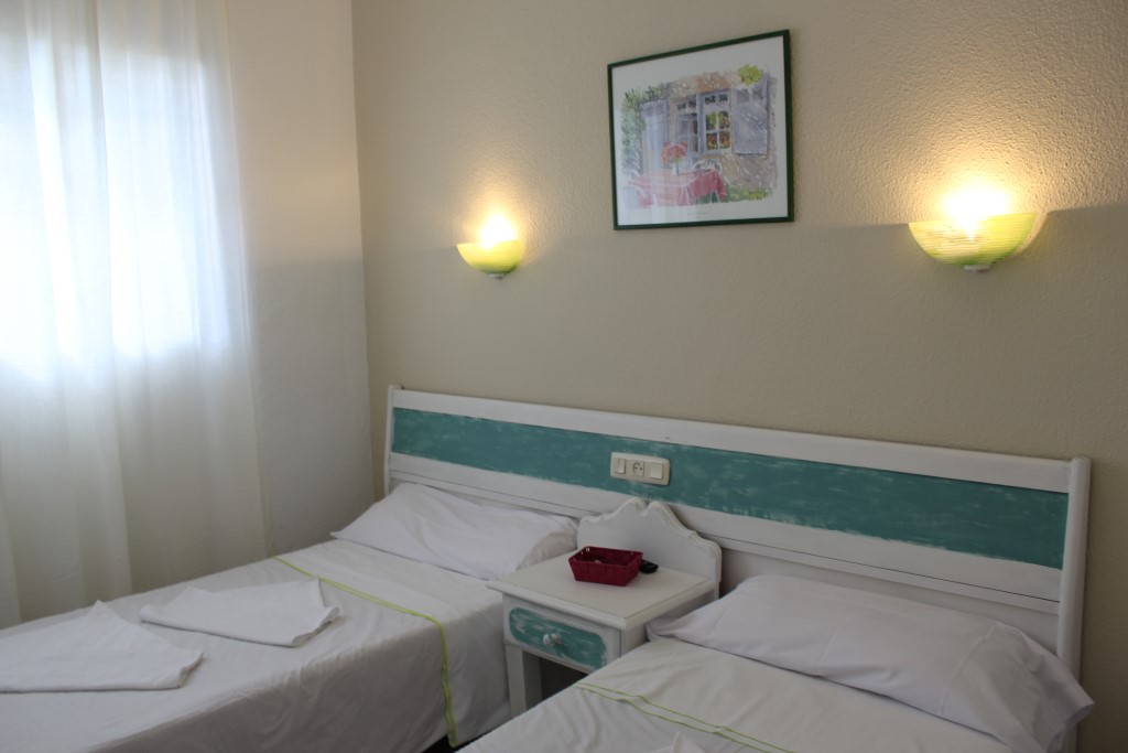 HOSTAL LA TORRE